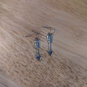 Montana Silversmiths Arrow Dangle Earrings